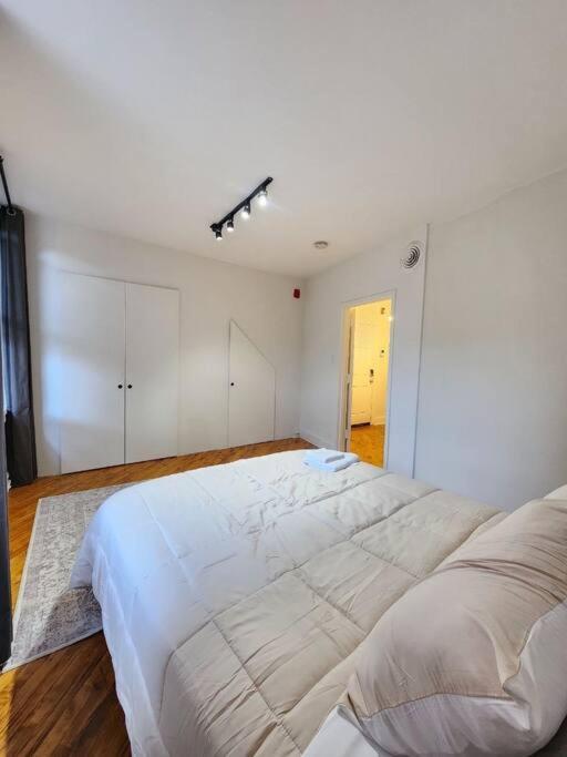 Spacious Loft Near River - Sleep 6 Apartamento Filadelfia